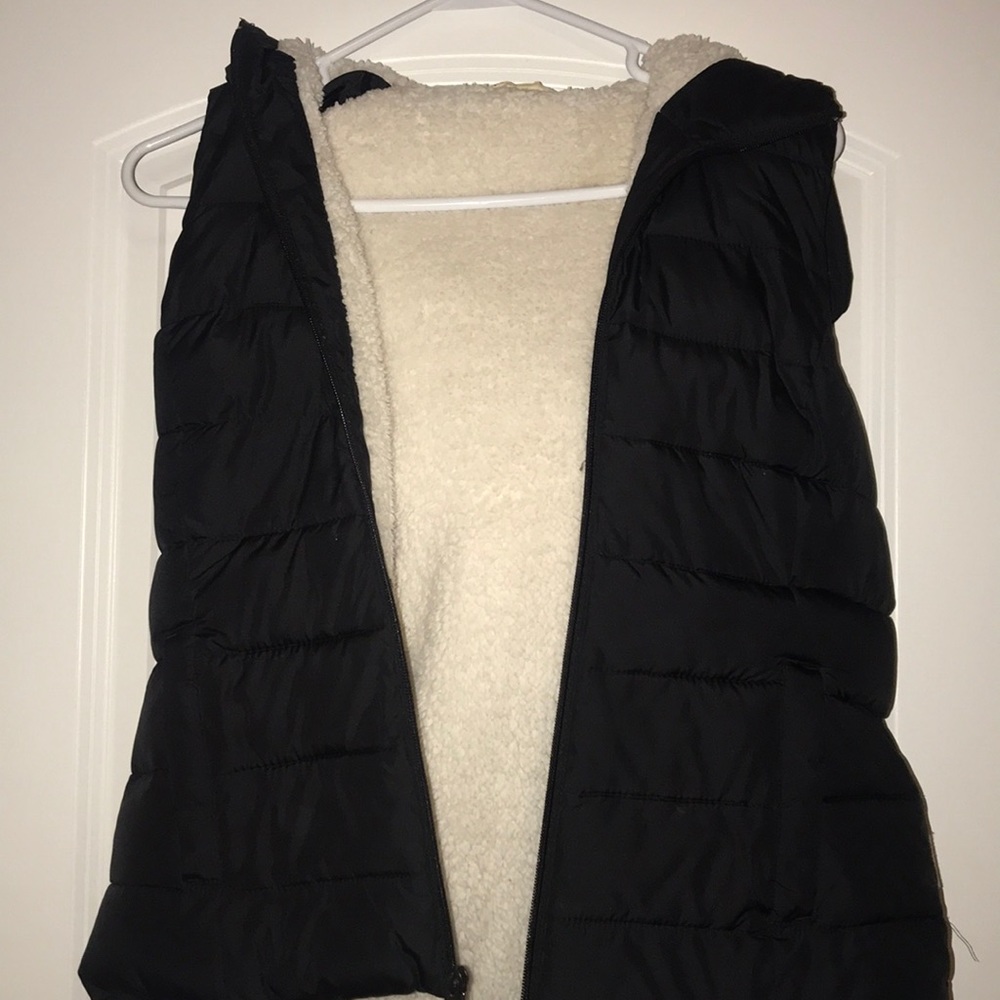HOLLISTER Fuzzy Vest
